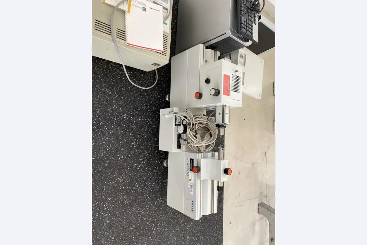 Stroji za obdelavo kovin in delovna oprema (zaščitni čevlji)-1